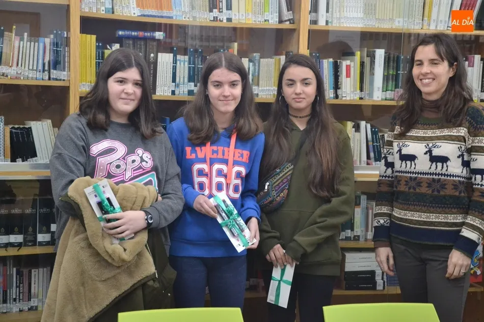 Foto 7 - El IES Fray Diego entrega los premios de los cert&aacute;menes de su D&iacute;a de la Convivencia  