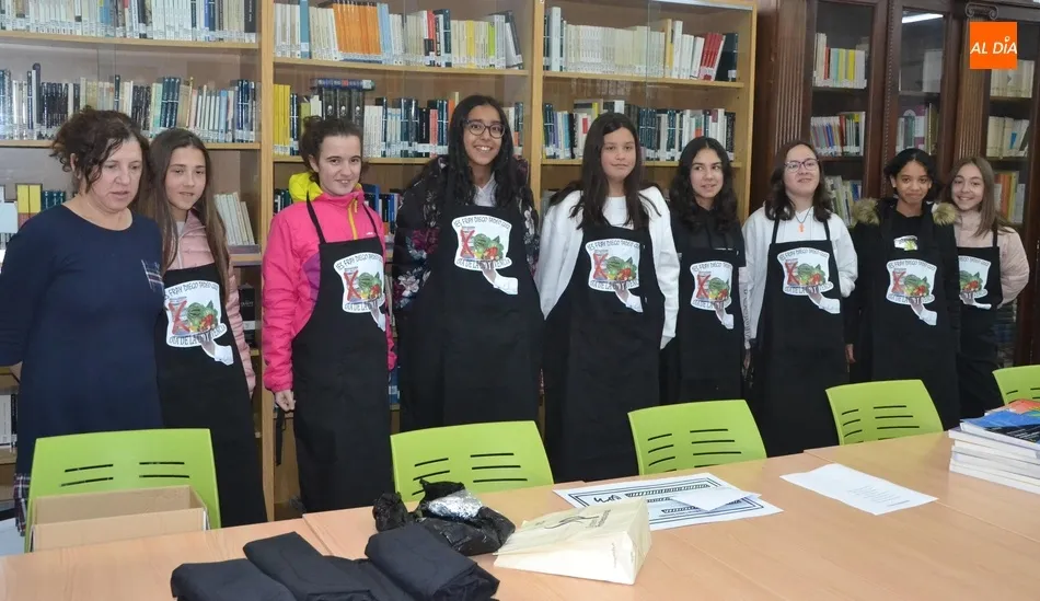 El IES Fray Diego entrega los premios de los certámenes de su Día de la Convivencia  