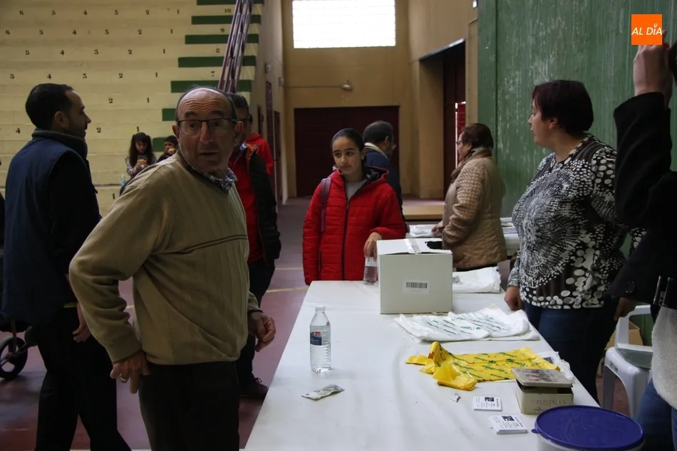 Foto 4 - Peque&ntilde;os y mayores se suman en Vitigudino al Bocata Solidario  