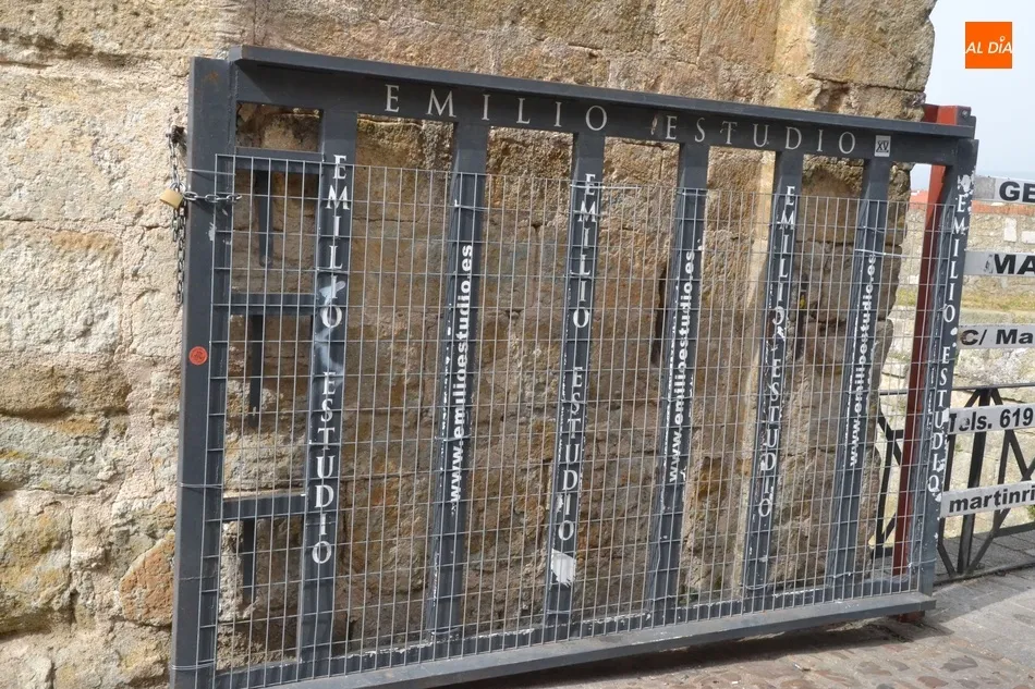 Colocado un mallazo en el Registro para evitar que las vaquillas se escapen  