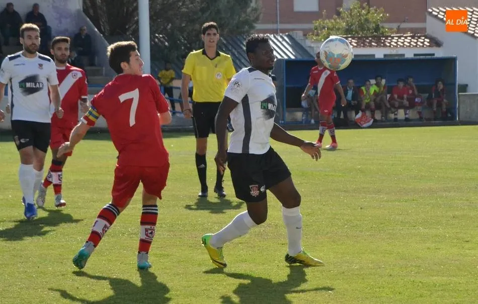 Imagen del partido de ida ante el Villa de Simancas