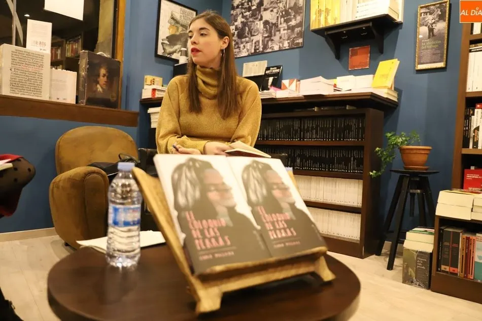 Luna Miguel presenta El coloquio de las perras