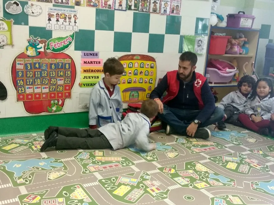 Foto 2 - Los escolares del San Juan Bosco aprenden primeros auxilios