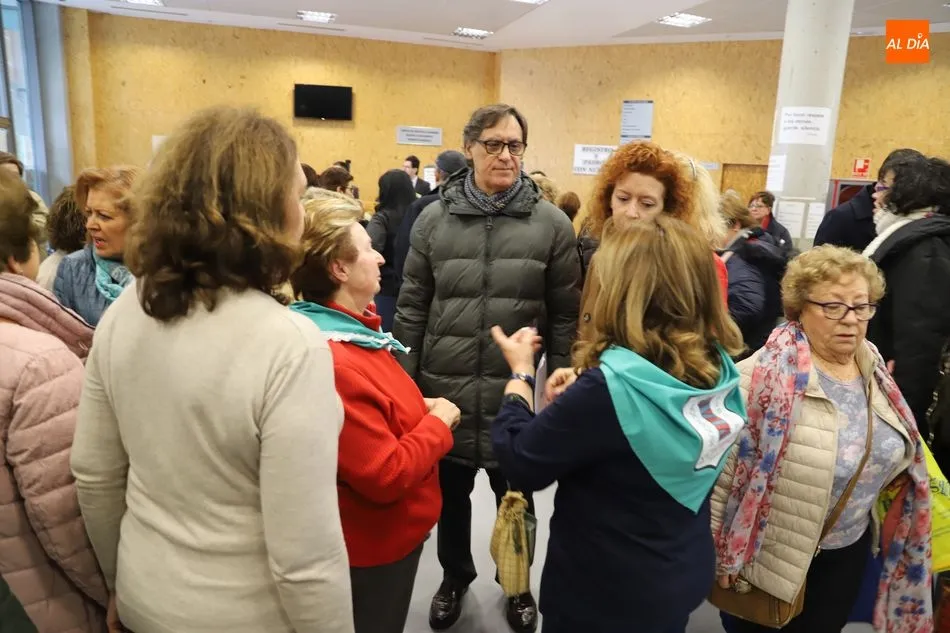 Foto 6 - Multitudinario encuentro de bolilleras en Salamanca