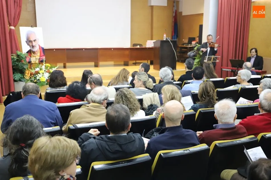Foto 3 - Sentido homenaje al sindicalista Miguel Grande