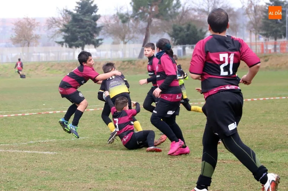 Foto 8 - M&aacute;s de 500 ni&ntilde;os disfrutan del rugby en Salamanca