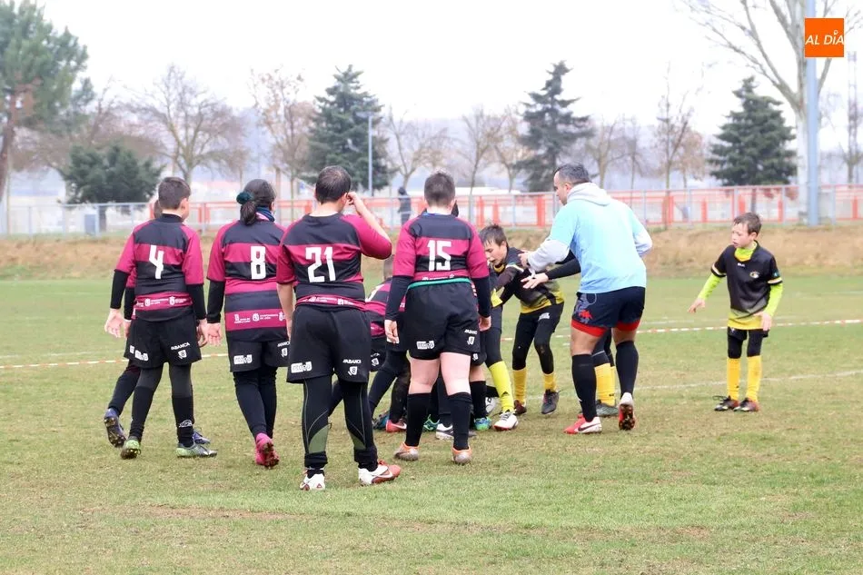 Foto 4 - M&aacute;s de 500 ni&ntilde;os disfrutan del rugby en Salamanca