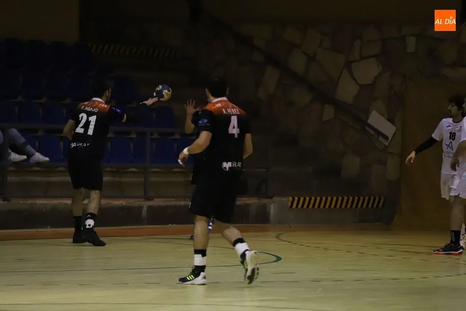 El BM Salamanca se llevó los dos puntos del duelo ante el UVA / Archivo