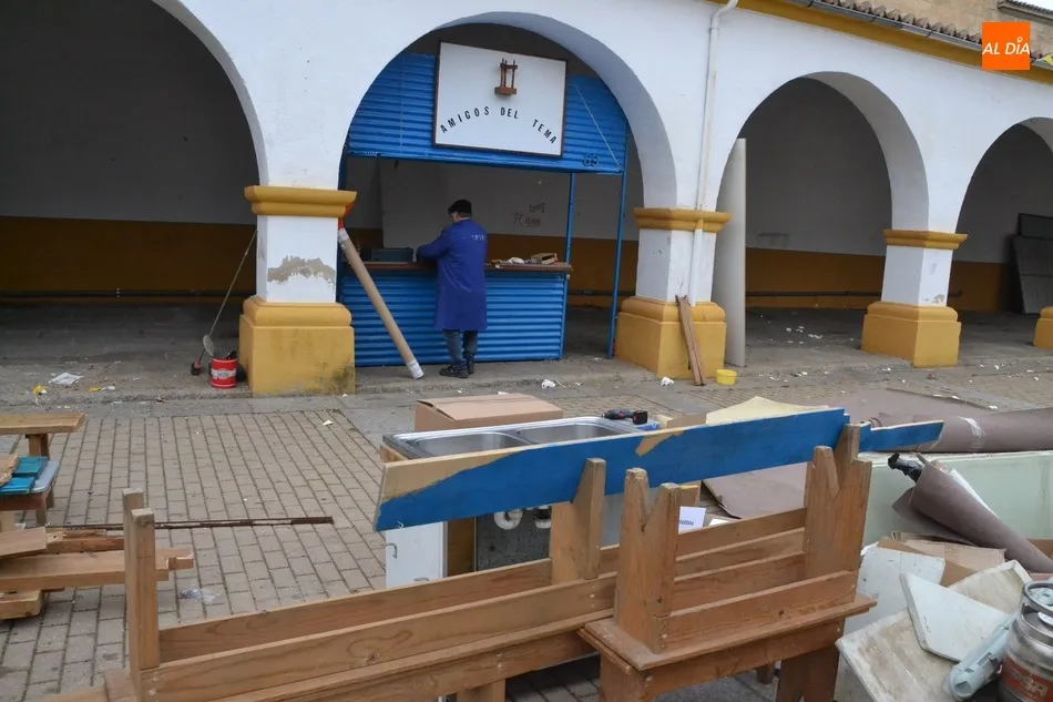 Foto 11 - La Plazuela del Buen Alcalde se quita su disfraz carnavalero  
