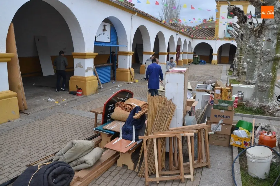 Foto 6 - La Plazuela del Buen Alcalde se quita su disfraz carnavalero  