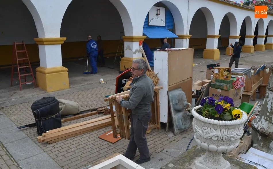 Foto 3 - La Plazuela del Buen Alcalde se quita su disfraz carnavalero  