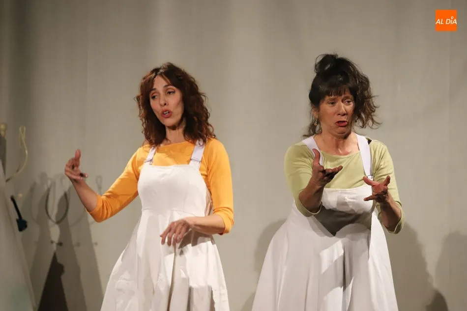 Foto 3 - Divertido homenaje a Gloria Fuertes en clave de teatro en la Biblioteca Torrente Ballester