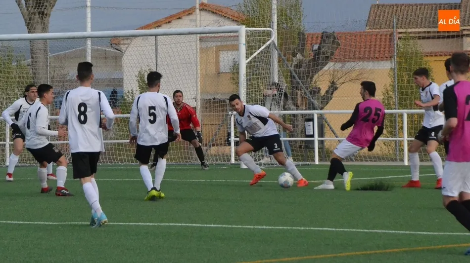 El filial del Ciudad Rodrigo se deja el alma defendiendo para tumbar al 2º clasificado  