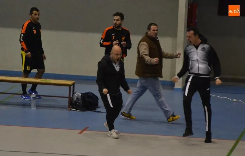 Foto 10 - El Mir&oacute;briga Futsal da un paso de gigante hacia el t&iacute;tulo de Liga al ganar a su inmediato...