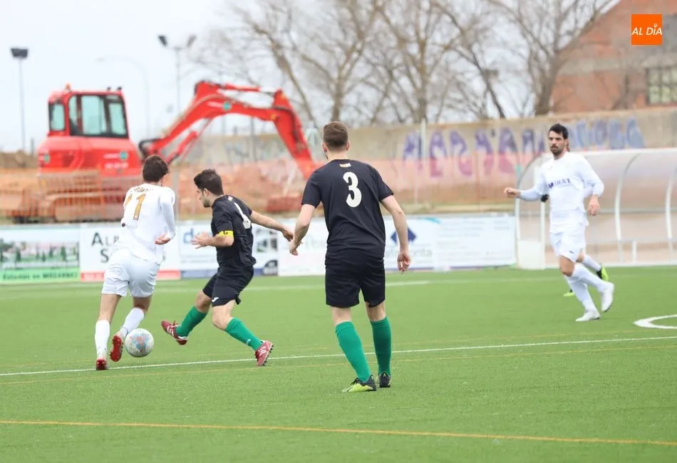 Foto 10 - El Ribert no baja los brazos en su lucha por la liga tras derrotar al Betis (3-0)