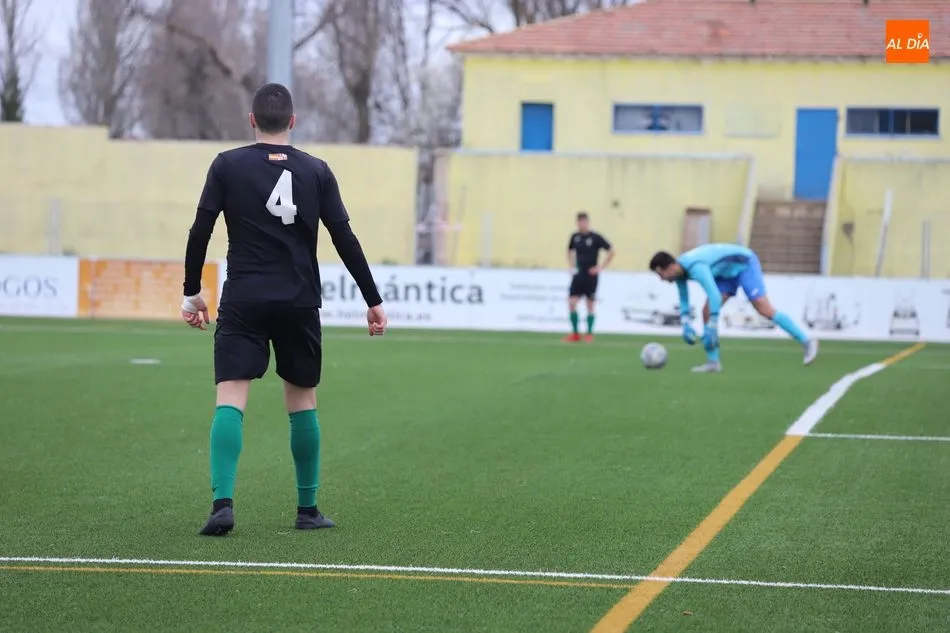 Foto 6 - El Ribert no baja los brazos en su lucha por la liga tras derrotar al Betis (3-0)