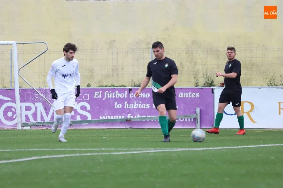 Foto 4 - El Ribert no baja los brazos en su lucha por la liga tras derrotar al Betis (3-0)