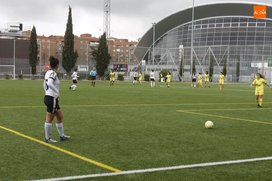 Foto 6 - Al Salamanca UDS Femenino se le escapa una victoria con dos goles de ventaja ante el l&iacute;der (2-2)