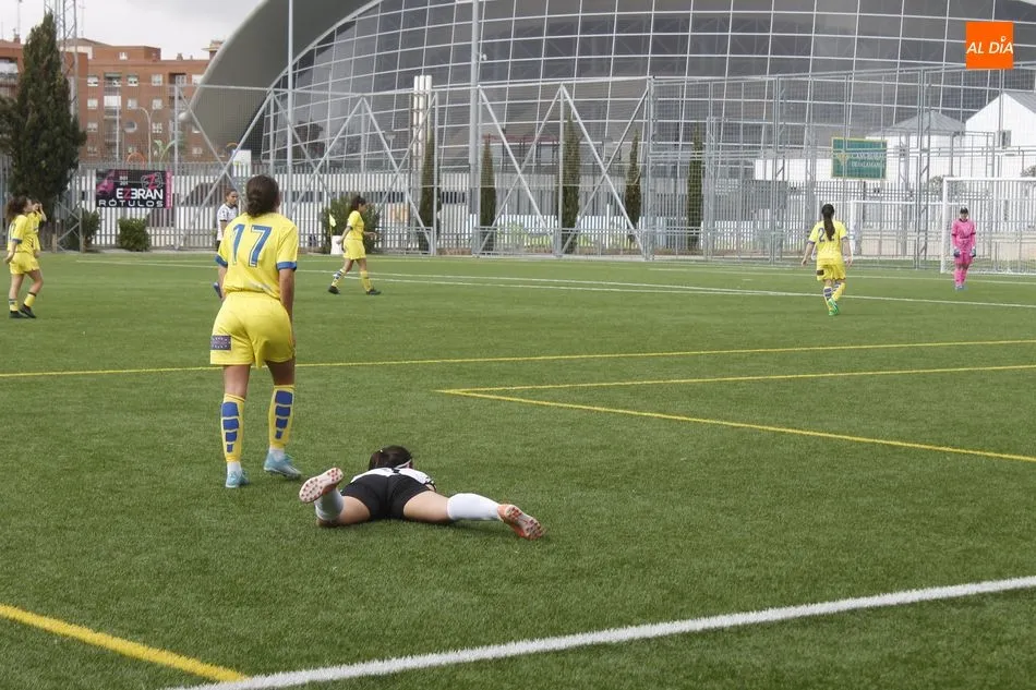 Foto 5 - Al Salamanca UDS Femenino se le escapa una victoria con dos goles de ventaja ante el l&iacute;der (2-2)