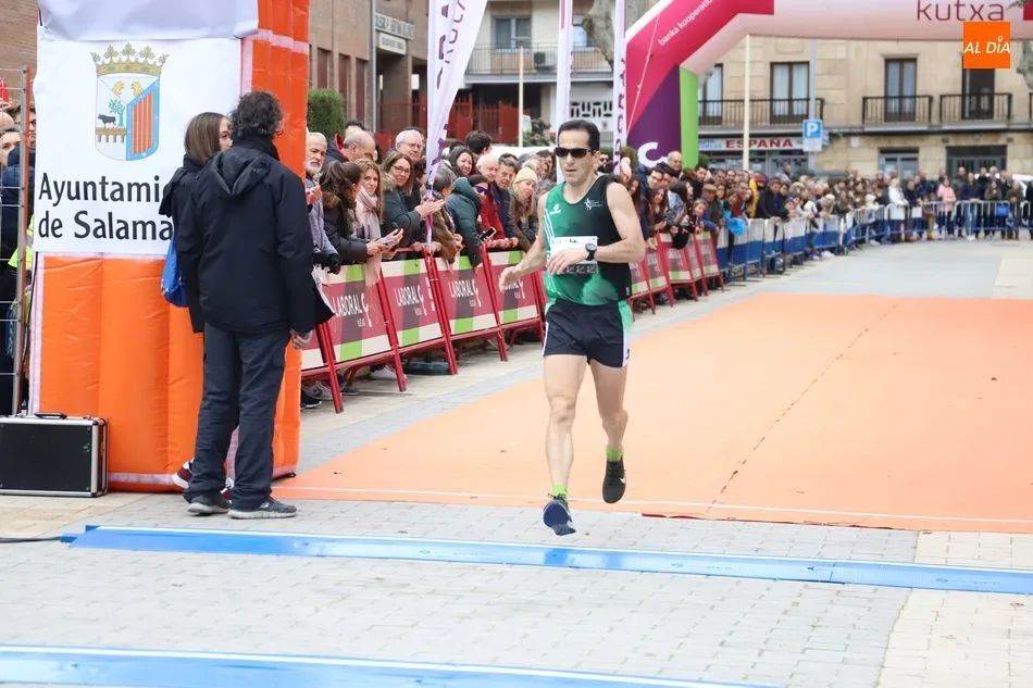 Foto 11 - Incontestables triunfos de Roberto Bueno y M&oacute;nica Guti&eacute;rrez en la Media Marat&oacute;n Ciudad de...