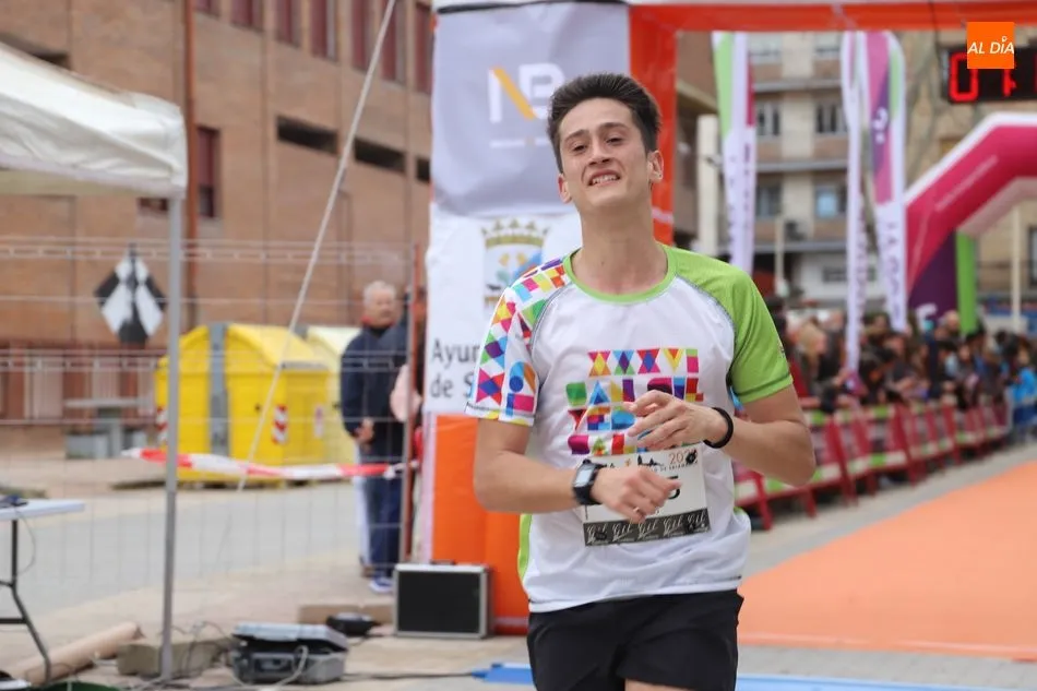 Foto 5 - Incontestables triunfos de Roberto Bueno y M&oacute;nica Guti&eacute;rrez en la Media Marat&oacute;n Ciudad de...