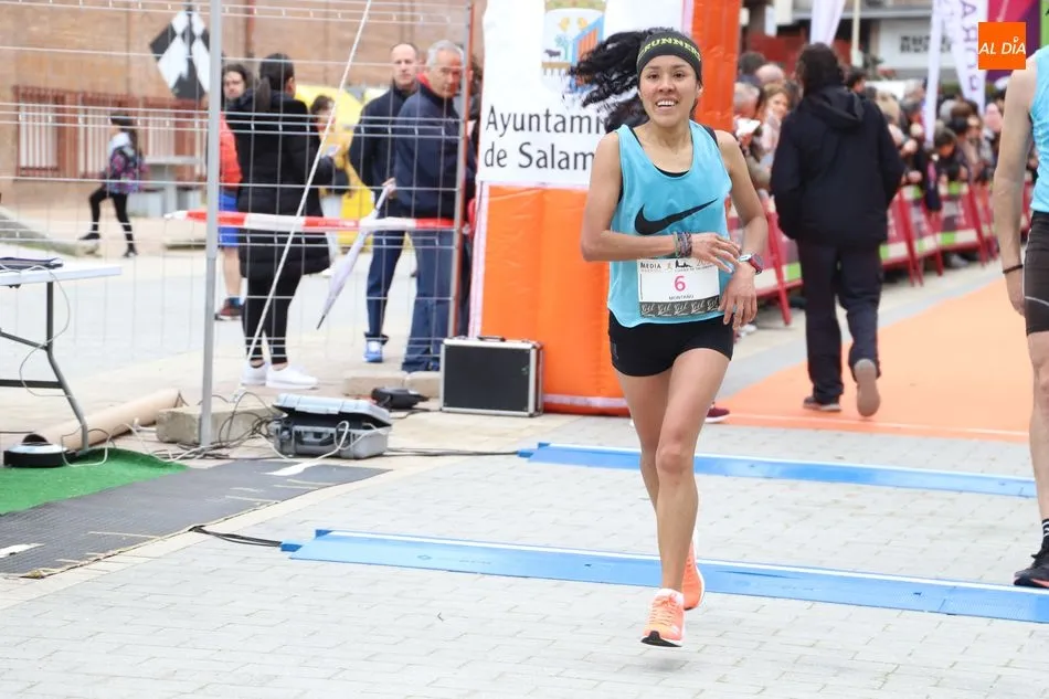 Foto 3 - Incontestables triunfos de Roberto Bueno y M&oacute;nica Guti&eacute;rrez en la Media Marat&oacute;n Ciudad de...
