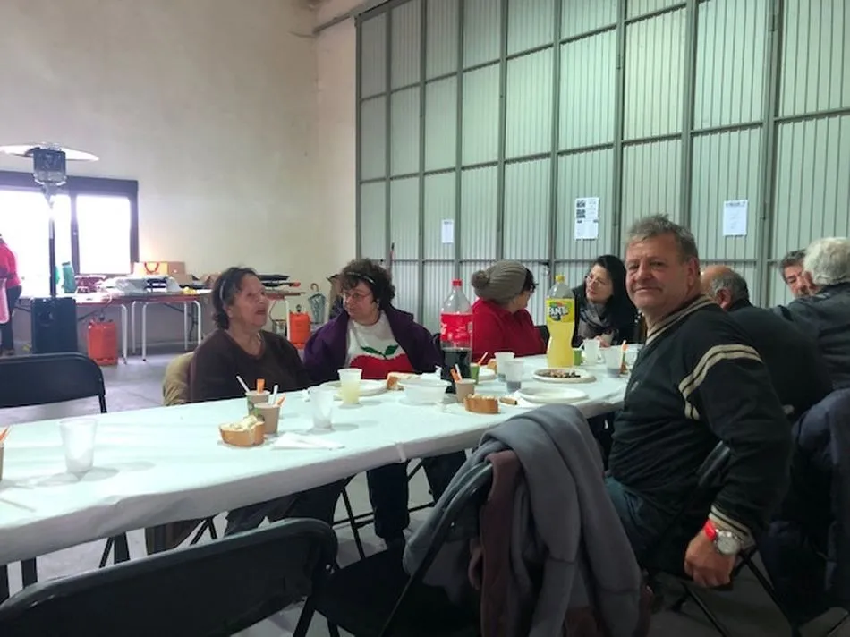 Foto 2 - En Gejo de los Reyes contin&uacute;an disfrutando del sabor de la matanza  