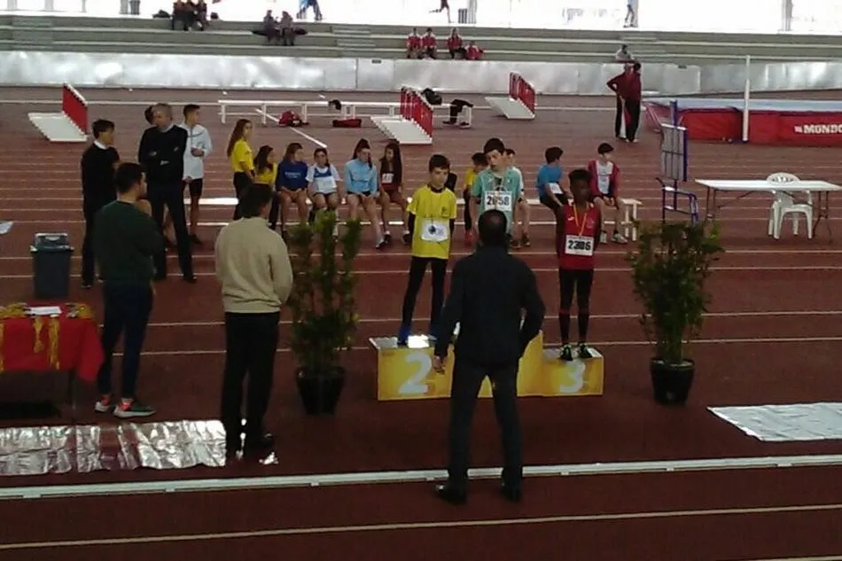 Foto 10 - El CD Los Leones logra dos medallas en la final de pista cubierta de los Juegos Escolares  
