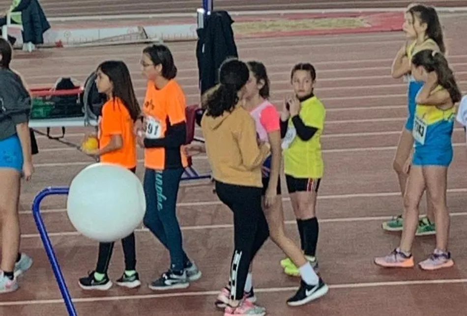 Foto 7 - El CD Los Leones logra dos medallas en la final de pista cubierta de los Juegos Escolares  