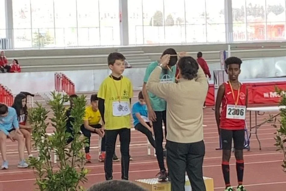 Foto 4 - El CD Los Leones logra dos medallas en la final de pista cubierta de los Juegos Escolares  