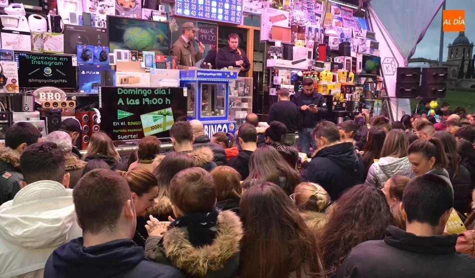 La zona de ferias vive la ‘Champions de los bingos’ en su última gran tarde  