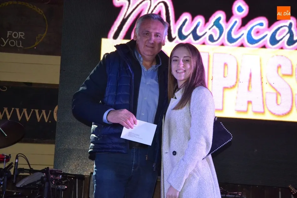 Foto 10 - Entregados para rematar el Carnaval los premios de los concursos  