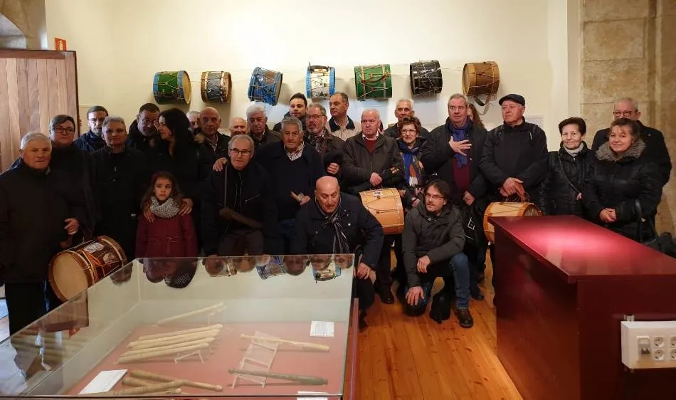 Foto 5 - Mir&oacute;briga recibe a 40 miembros de la Asociaci&oacute;n de Tamborileros Zamoranos  