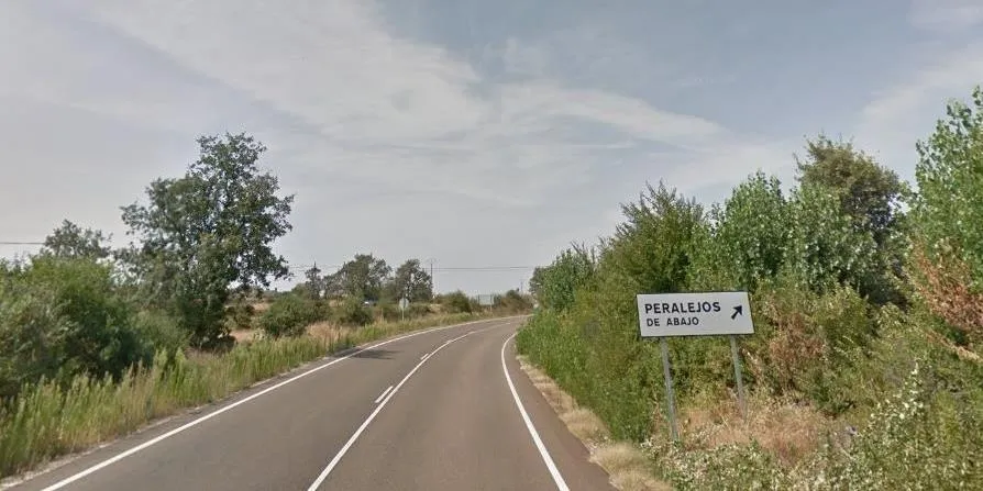 Carretera CL-517 en Peralejos de Abajo. Foto de Google Maps