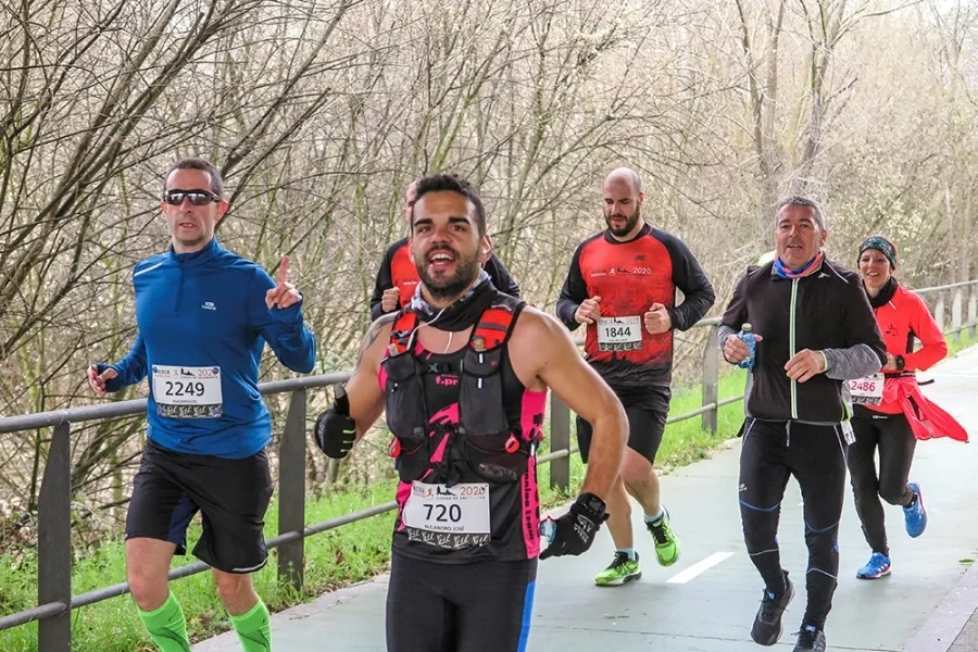 Foto 6 - Cruz Roja estrena sus patinetes el&eacute;ctricos en la Media Marat&oacute;n