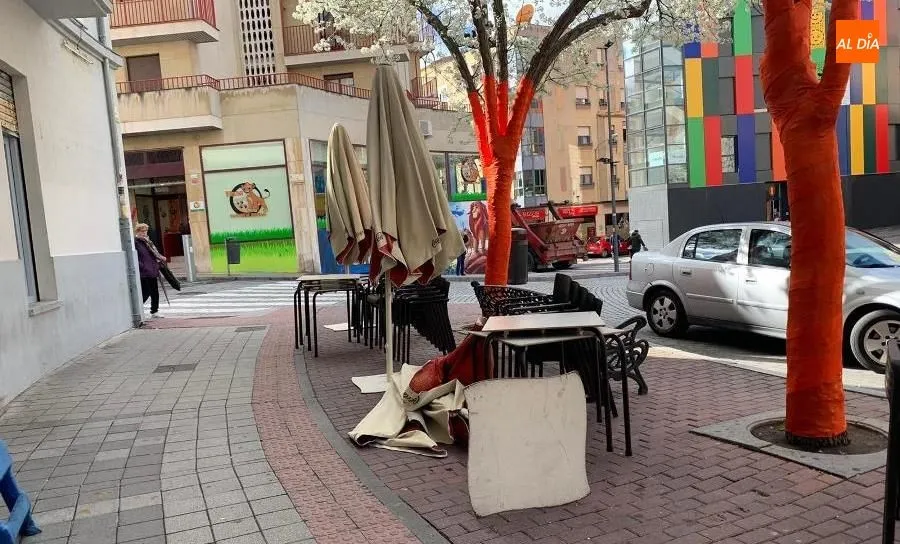 Efectos del viento en la plaza del Oeste