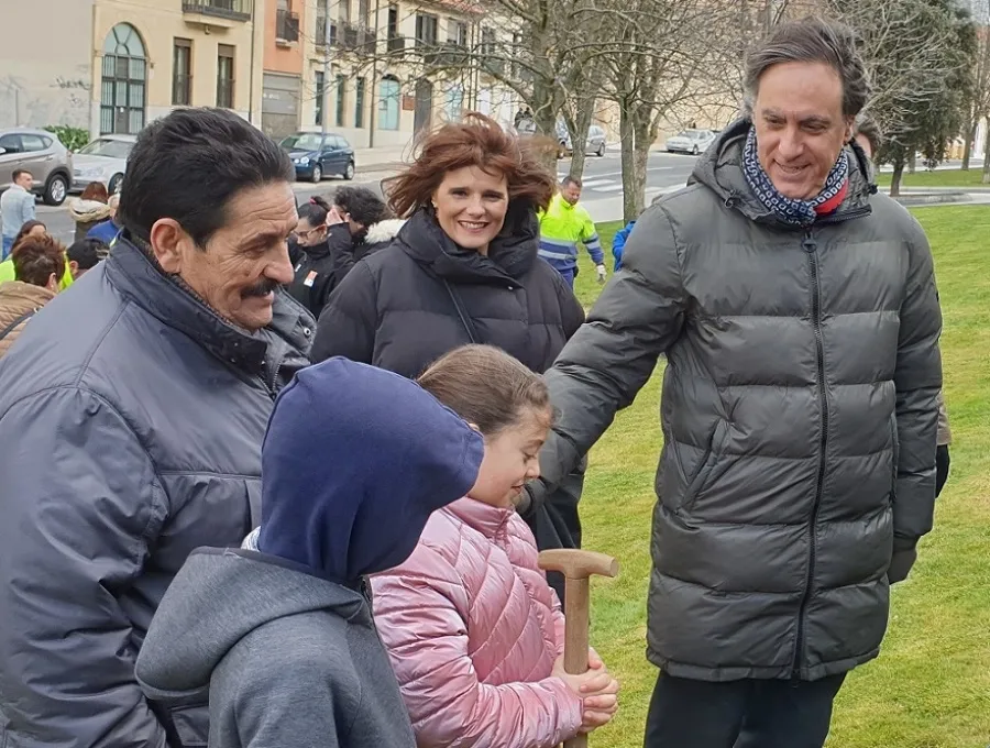 Foto 4 - Plantan un total de 120 olmos aut&oacute;ctonos resistentes a la grafiosis en&nbsp; Salamanca
