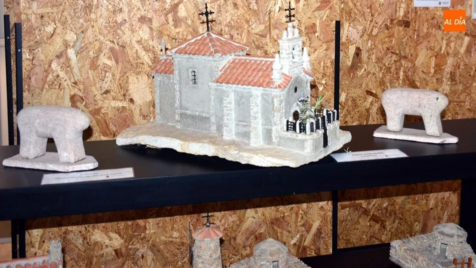 Foto 5 - Julio Calder&oacute;n muestra sus construcciones de granito en miniatura en la Casa de los Condes de...