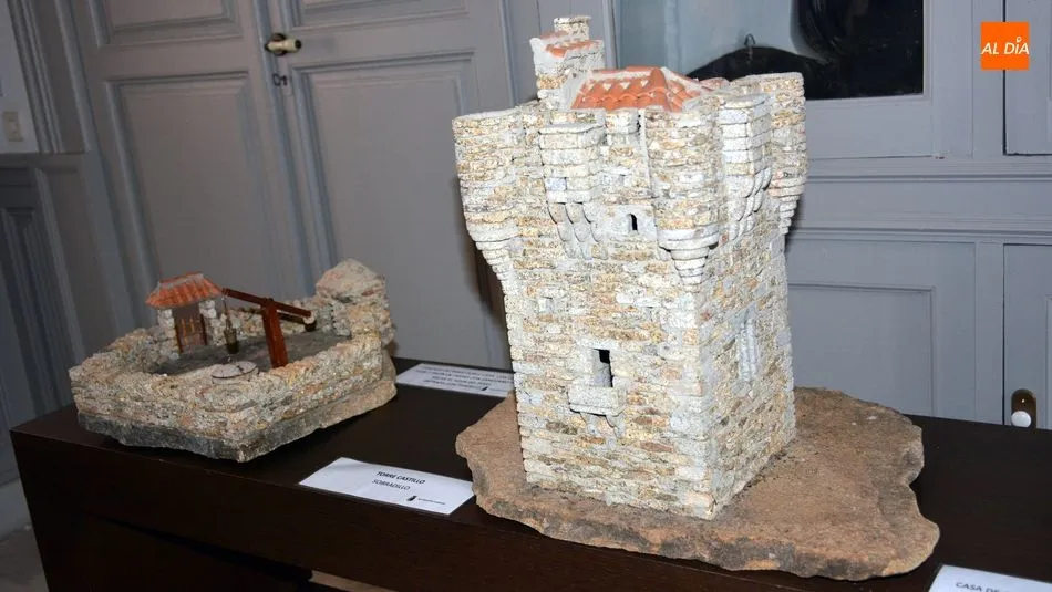 Foto 4 - Julio Calder&oacute;n muestra sus construcciones de granito en miniatura en la Casa de los Condes de...