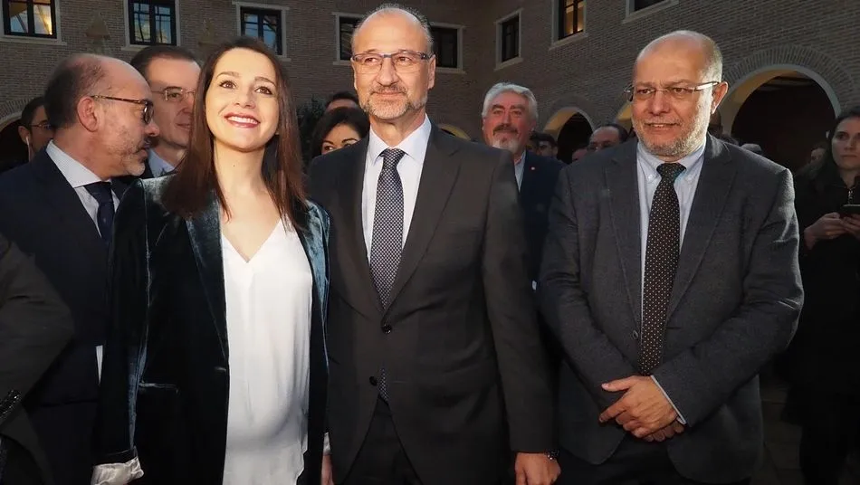 En la imagen, Inés Arrimadas, junto a Luis Fuentes y Francisco Igea, representantes de Cs en Castilla y León. Foto: EP