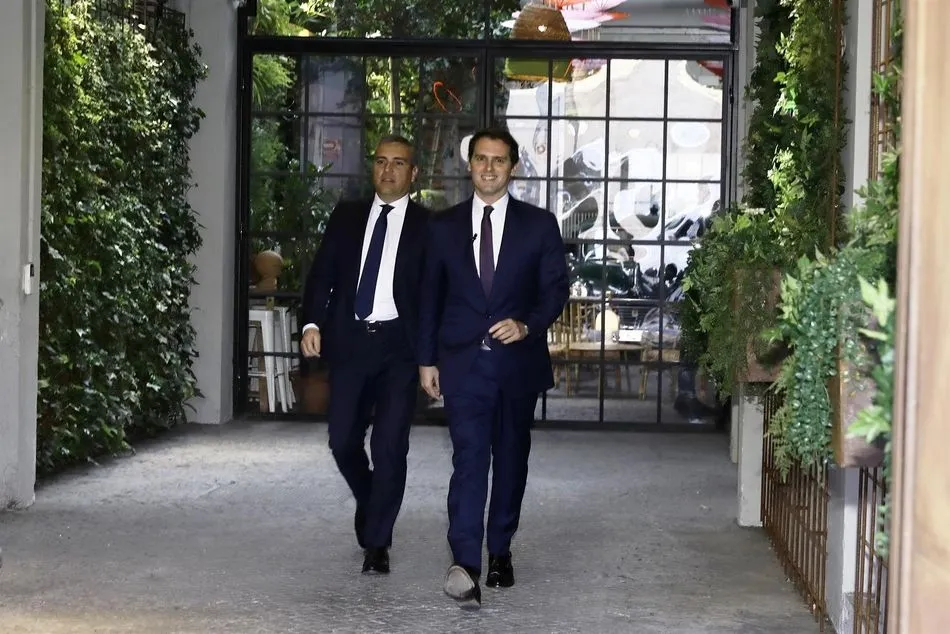 En la imagen, Albert Rivera, antes de ofrecer una rueda de prensa en su nuevo trabajo. Foto: EP