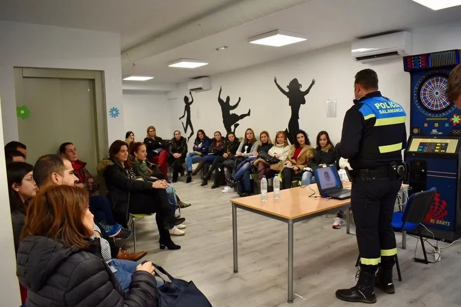 Comienza la décima edición de la Escuela de Madres y Padres en Guijuelo