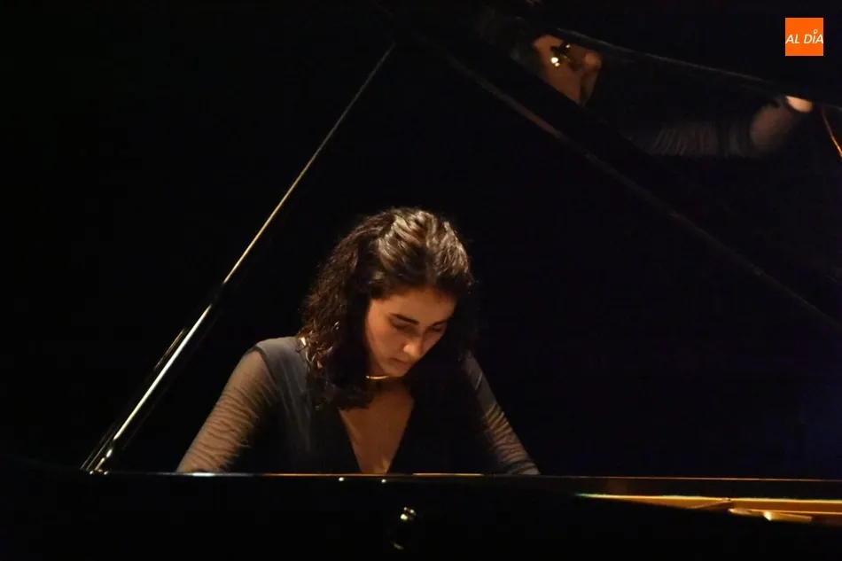 Foto 6 - Velada musical con el recital de piano de Laura Tom&eacute;  