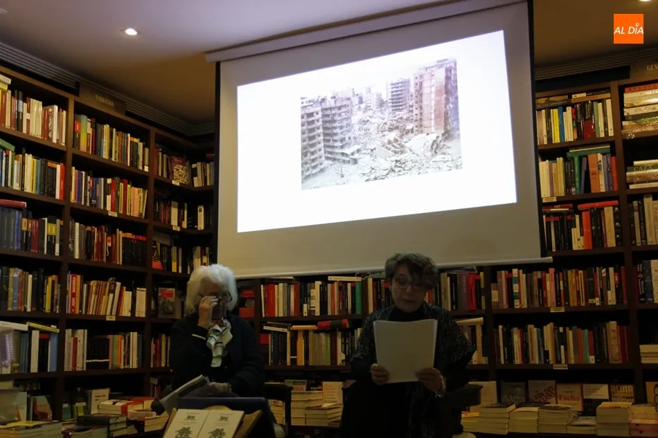 Acto literario en la librería Letras Corsarias