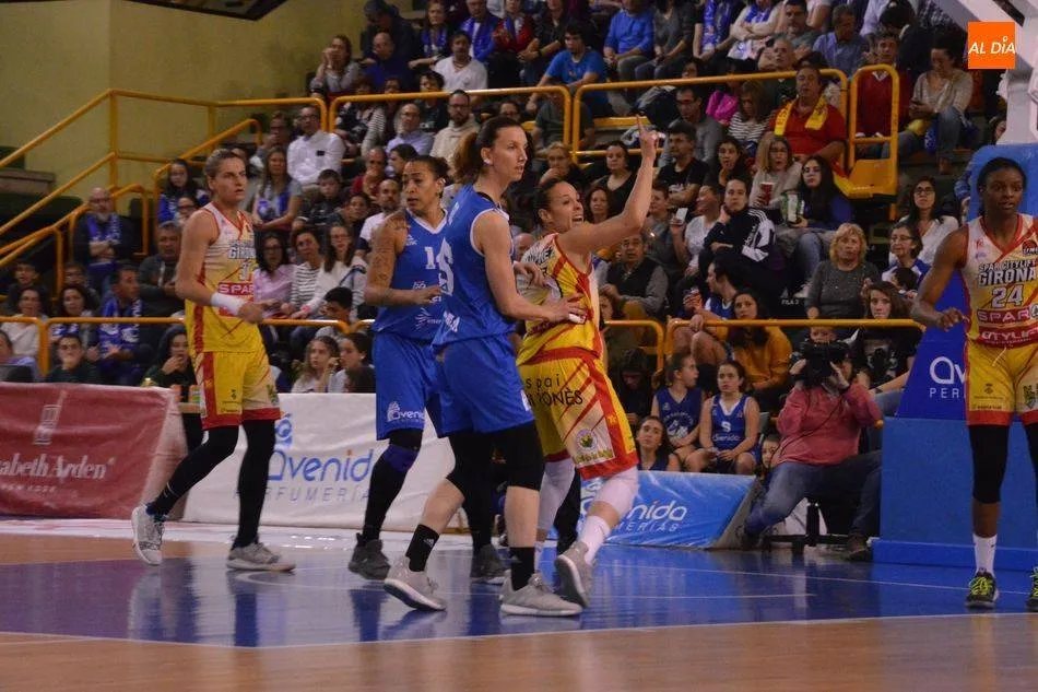 Un encuentro entre el Avenida y el Girona / Archivo