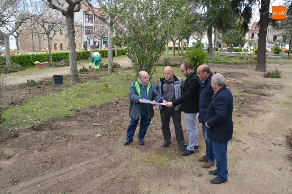 Foto 6 - En marcha una intervenci&oacute;n para renovar un lateral del Parque de La Glorieta  