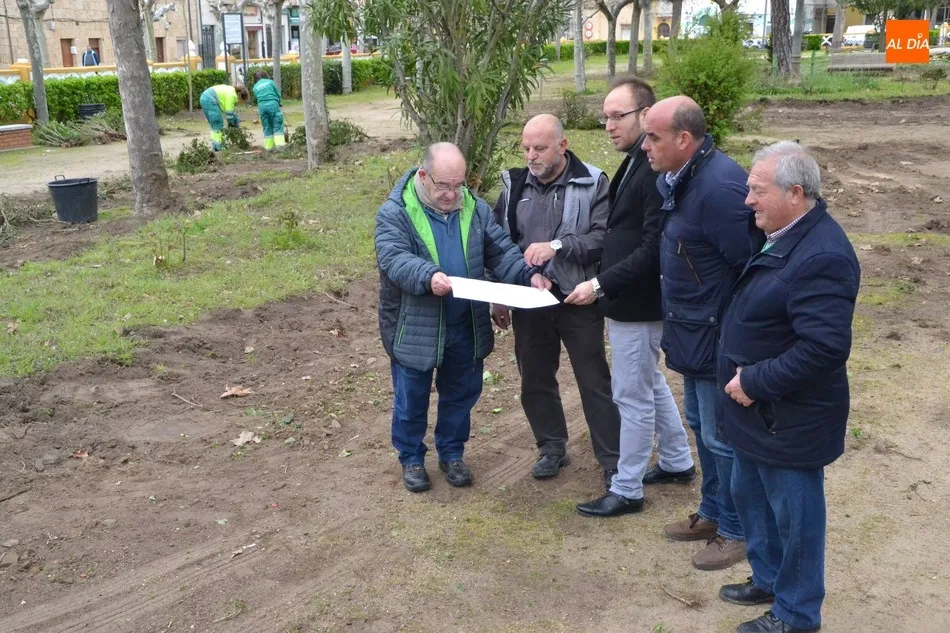 Foto 5 - En marcha una intervenci&oacute;n para renovar un lateral del Parque de La Glorieta  