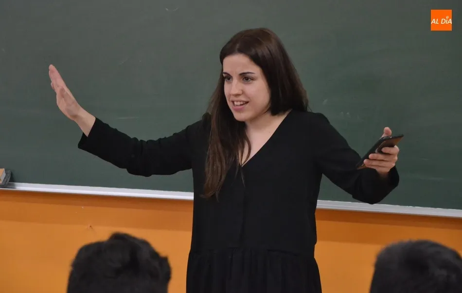 El montaje ‘Y dale con el cuento’ de Popy Vegas llega también al IES Fray Diego Tadeo  