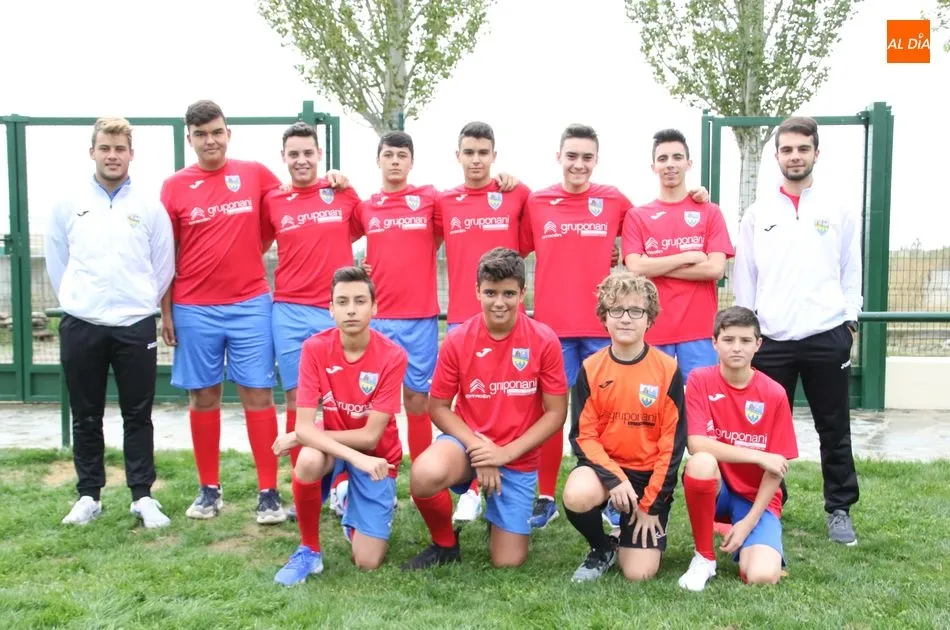 Equipo Cadete del Alba de Tormes Club de Fútbol / Archivo