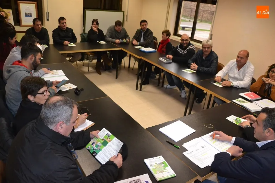Foto 3 - Amplia asistencia de empresarios a la sesi&oacute;n informativa del proyecto CRECEER  
